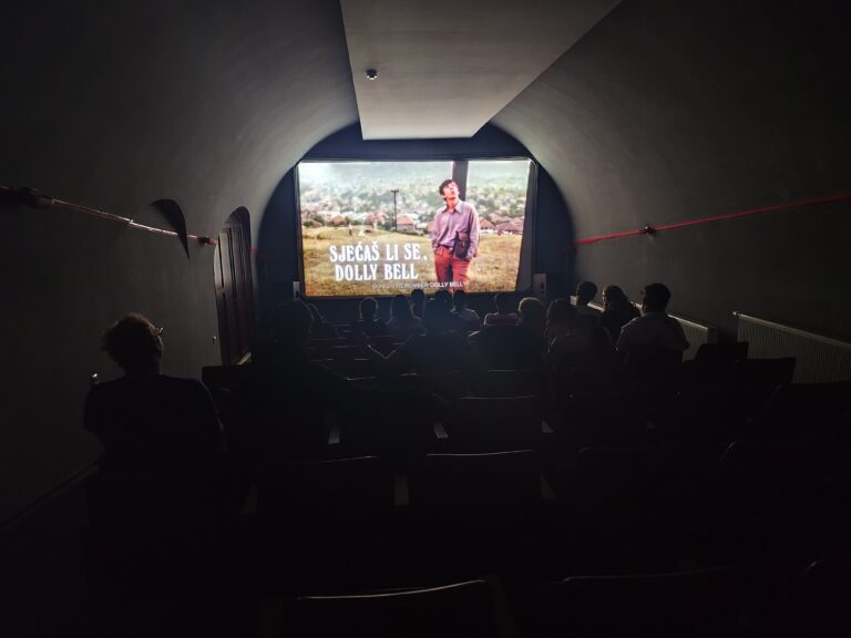 Kinoteku BiH posjetili studenti iz Parme u Italiji i održana projekcija filma “Sjećaš li se Dolly Bell”